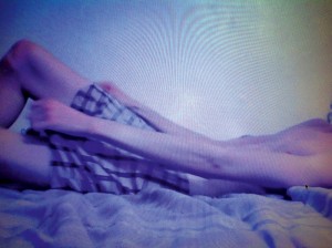 Надминување на моралниот и емоционалниот парадокс или можеби е почеток на нов вид на сексуалноста изградена помеѓу поделбата на виртуелни и вистински?